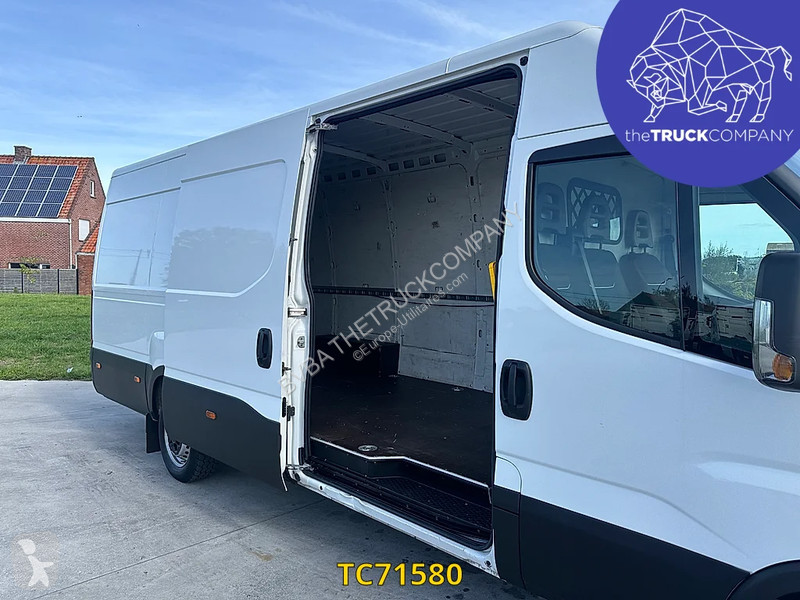 Véhicule utilitaire Iveco 35-160 HI MATIC