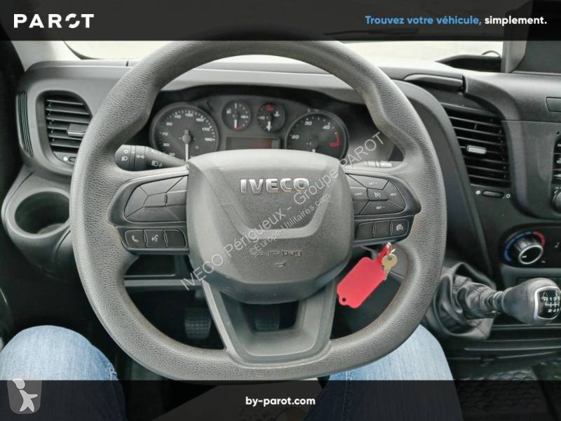 Véhicule utilitaire Iveco 35C16 D BENNE DOUBLE...