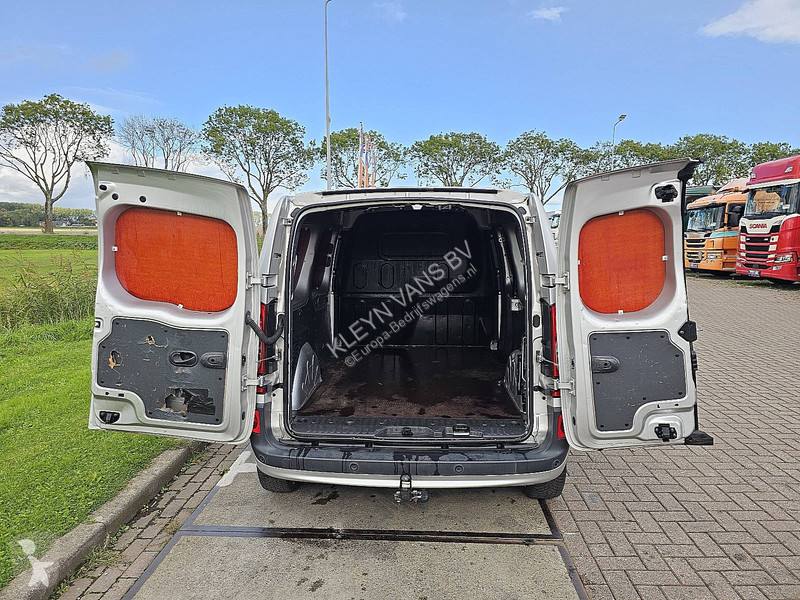 Véhicule utilitaire Mercedes 109 CDI XL ac...