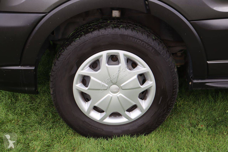 Véhicule utilitaire Ford