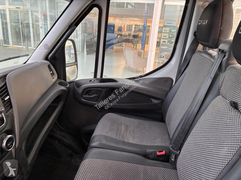 Véhicule utilitaire Iveco 35C16H3.0