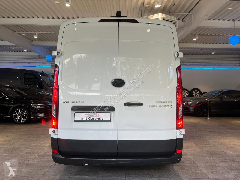 Véhicule utilitaire Maxus 9...
