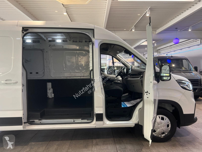 Véhicule utilitaire Maxus 9 L3H2...