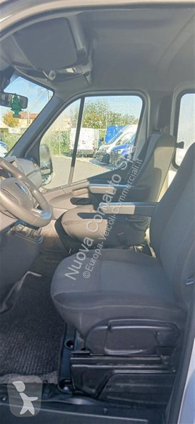 Véhicule utilitaire Renault III 2019