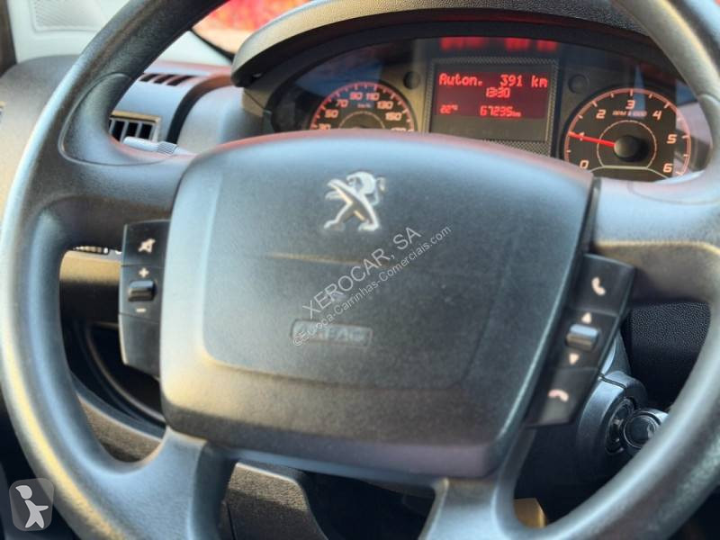 Véhicule utilitaire Peugeot