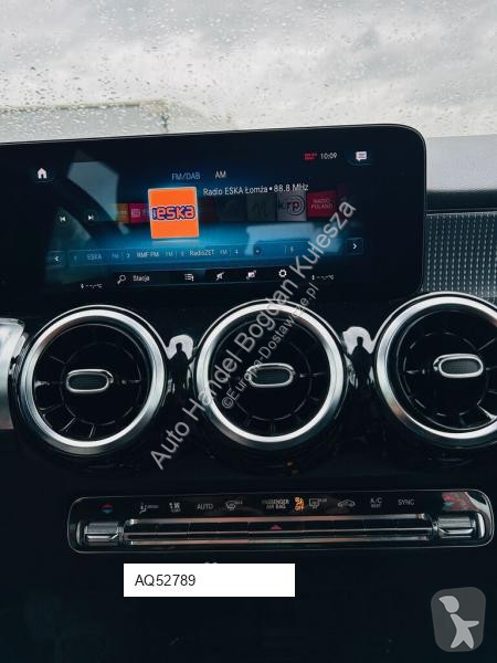 Véhicule utilitaire Mercedes GLB 200
