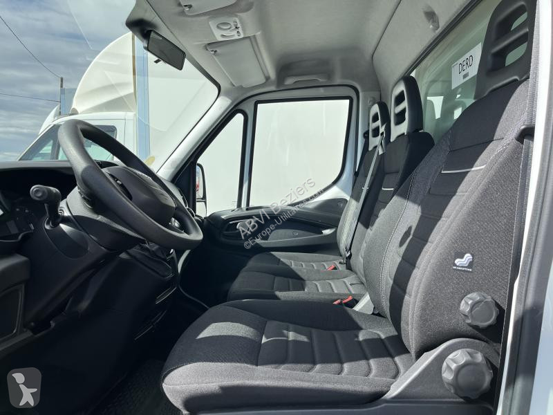 Iveco 35C16H CAISSE LABBE HAYON AUVENT...