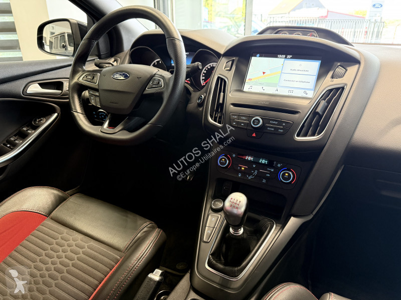 Véhicule utilitaire Ford FOCUS 2.0 ECOBOOST...