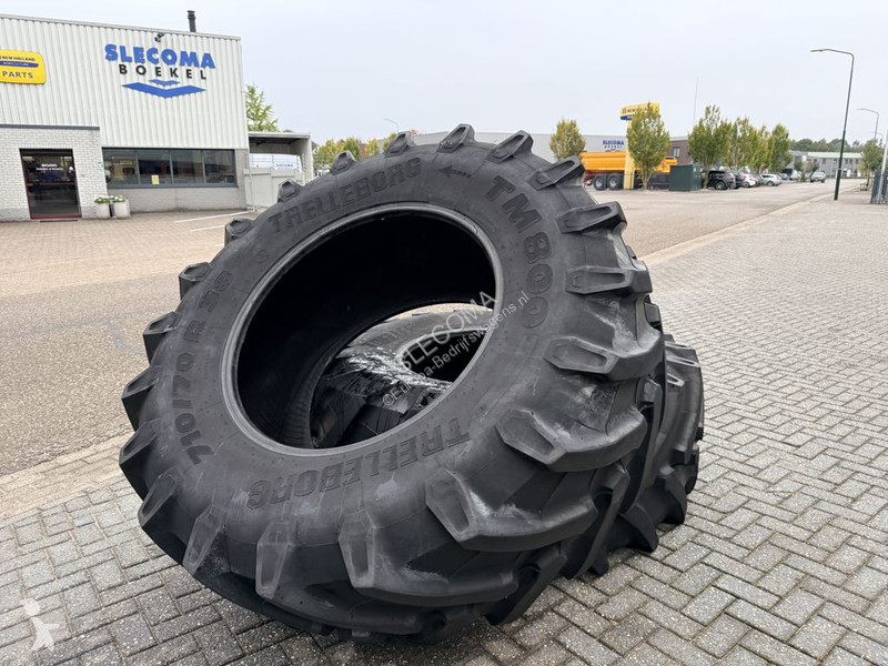 Véhicule utilitaire Trelleborg 710/70R38 TM800...