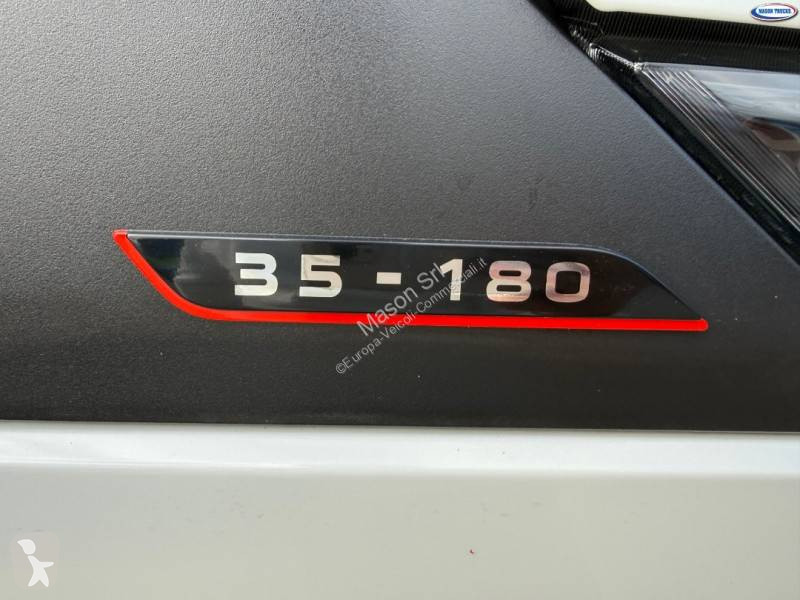 Véhicule utilitaire Iveco 35C18