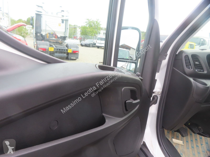 Véhicule utilitaire Iveco 35C14 Doka 2,3 FZ.172
