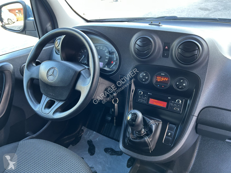 Véhicule utilitaire Mercedes Long 111 1.5 CDI...