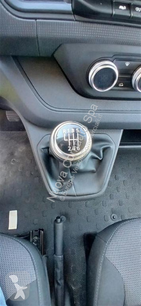 Véhicule utilitaire Renault IV