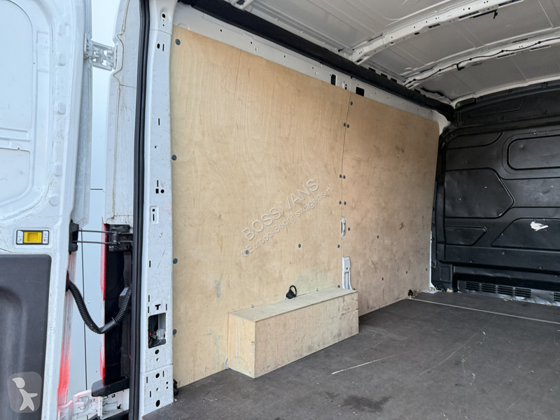 Véhicule utilitaire Ford e 68kWh 184PK E-