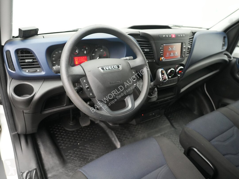 Véhicule utilitaire Iveco 35S16