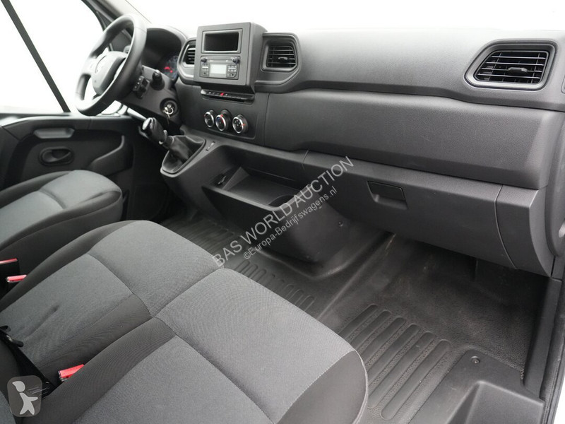 Véhicule utilitaire Renault 165PK