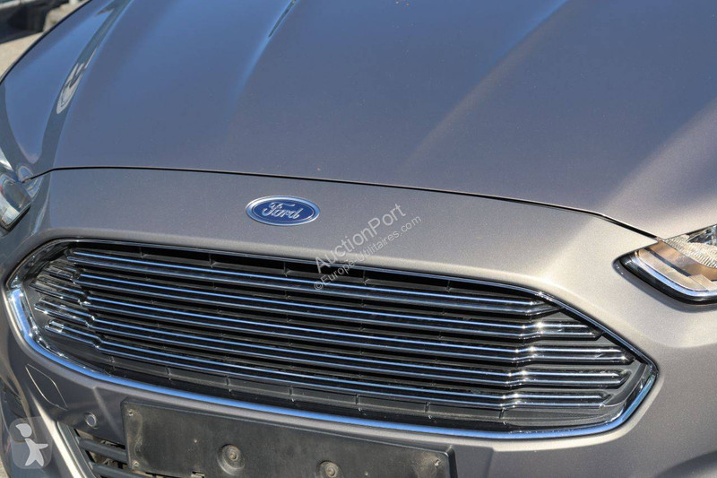 Véhicule utilitaire Ford