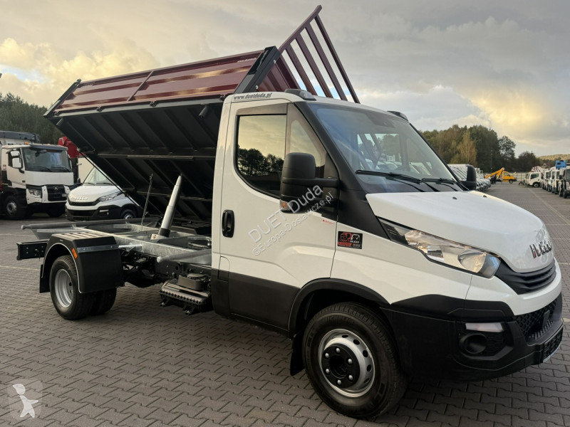 Véhicule utilitaire Iveco 65C18 V H