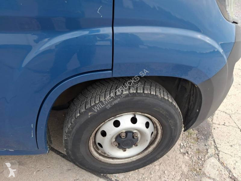 Véhicule utilitaire Fiat 130 MJT