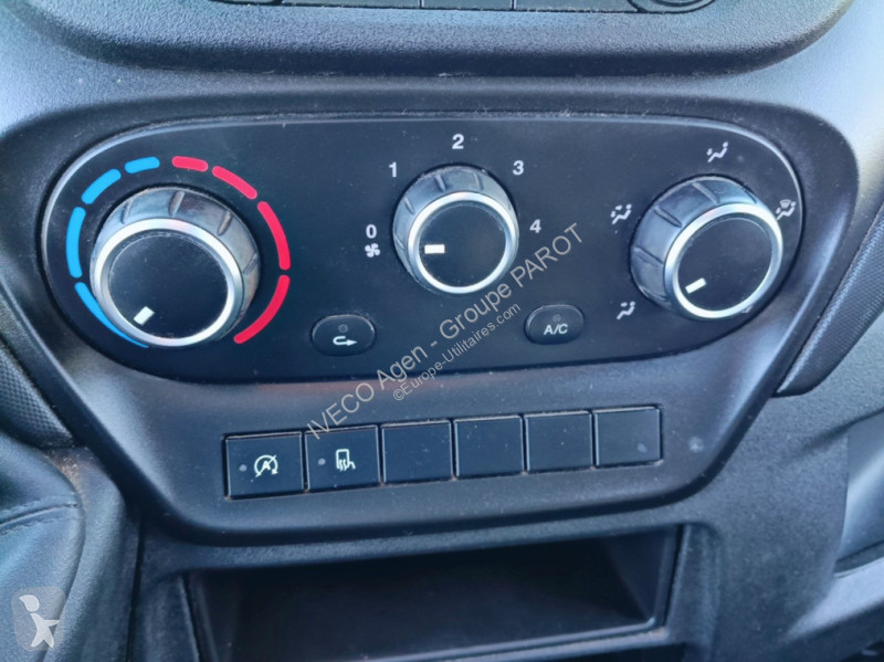 Véhicule utilitaire Iveco 35C16H empattement...