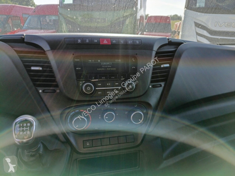 Véhicule utilitaire Iveco 35C16H empattement...
