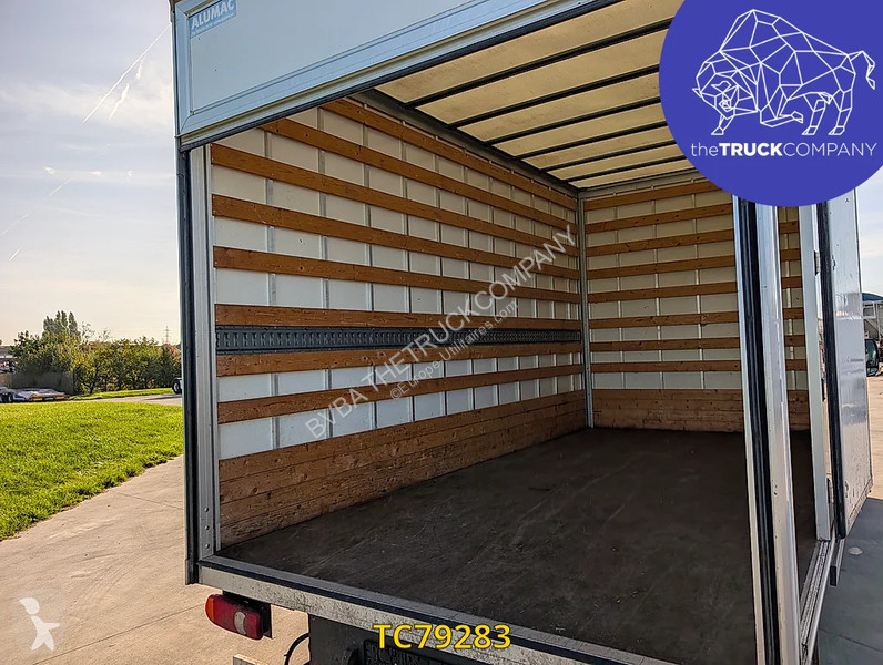 Véhicule utilitaire Renault 2.3 DCI KOFFER MET...