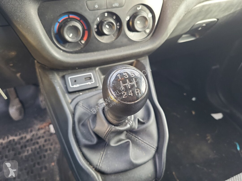 Véhicule utilitaire Fiat 95pk Doblò