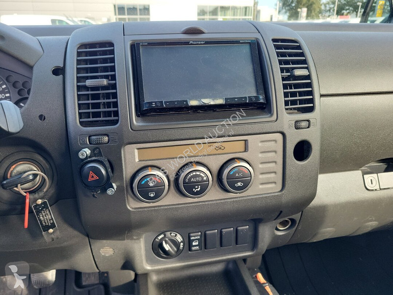 Véhicule utilitaire Nissan 171pk