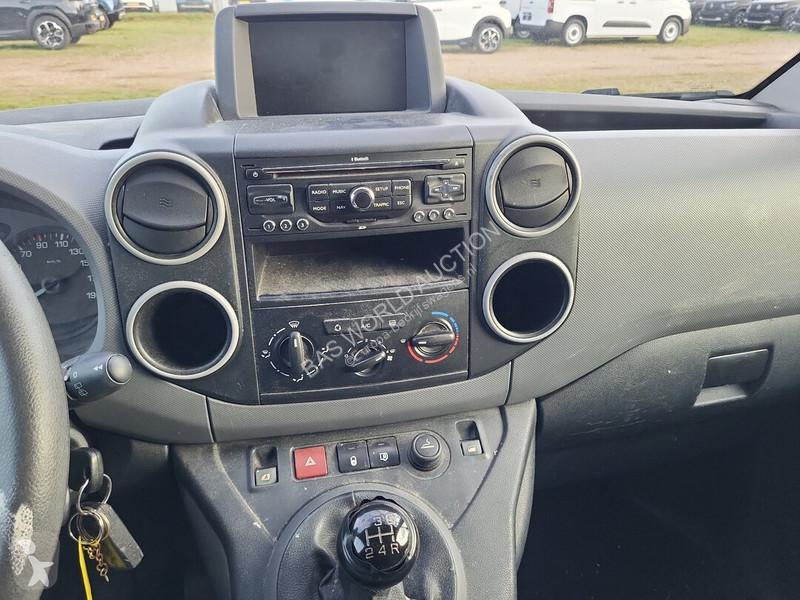 Véhicule utilitaire Peugeot 90pk
