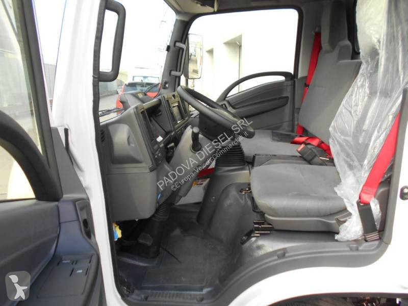 Véhicule utilitaire Isuzu