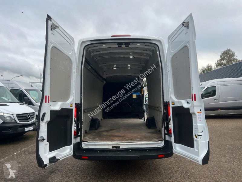 Véhicule utilitaire Ford 350 L4H3...