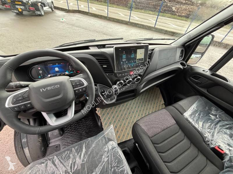 Iveco 35S21 van
