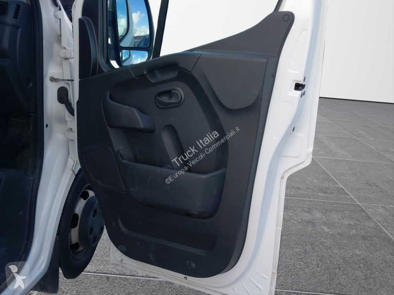 Renault III 35 RWD 2019 - master T35 traz.post....