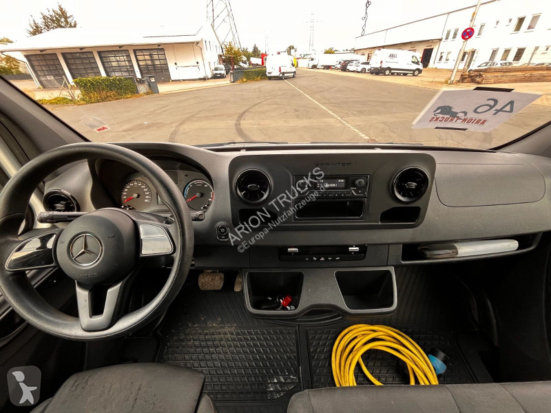 عربة نفعية Mercedes e L2H2...