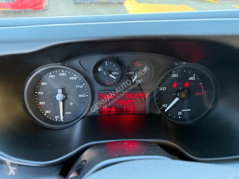 Furgoneta Iveco 35C15 3,0L Koffer LBW 750kg...
