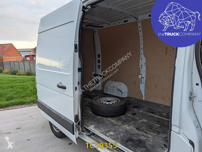 Renault 135 L2H2 van
