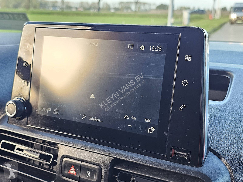 Furgoneta Opel 1.5 airco, navi, zijdeur, pdc