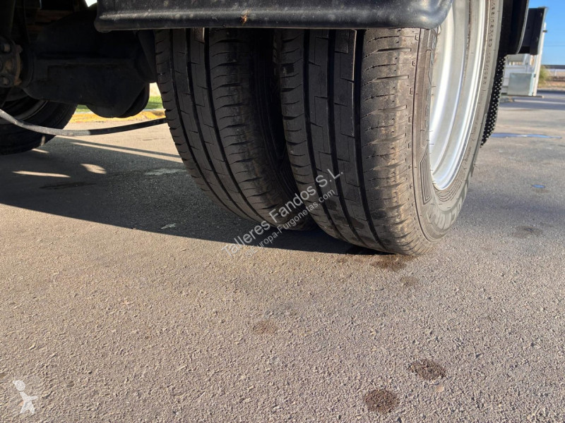 Furgoneta Iveco 35C16 H 3.0 con puertas traseras