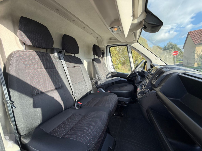 Furgoneta Peugeot 2.2 BLUEHDI S&S 120CH ASPHALT