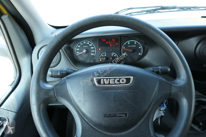 Iveco Daily 35 S11 C30C AUTOMATIK KAMERA Regale...