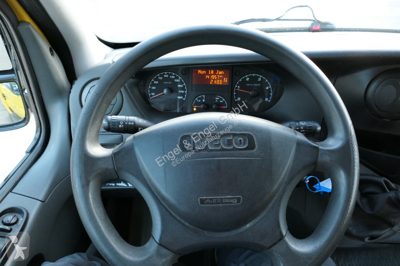 Véhicule utilitaire Iveco Daily 35 S11 C30C...