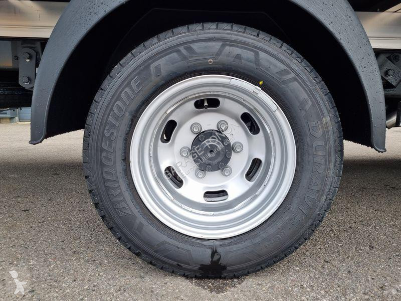 Furgoneta Iveco  DAILY 35-180 PLATEAU 4.40m
