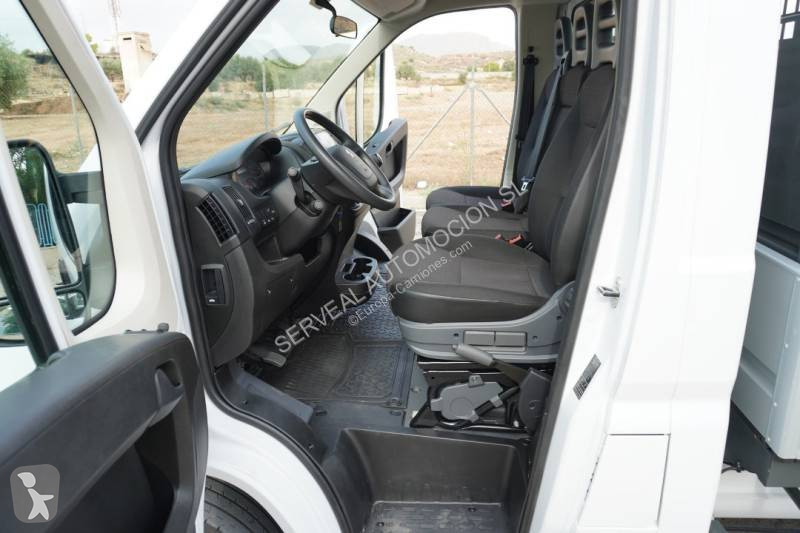 Véhicule utilitaire Peugeot