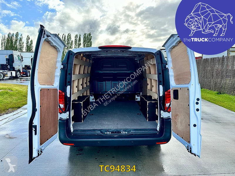 Véhicule utilitaire Mercedes 111 RANGE 150 KM e-