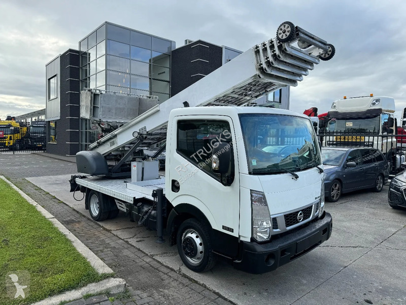 Véhicule utilitaire Nissan 35.13 EURO 6 + LIFT...