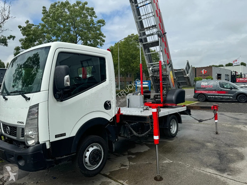 Véhicule utilitaire Nissan UNIT CABSTAR 35.13 +...