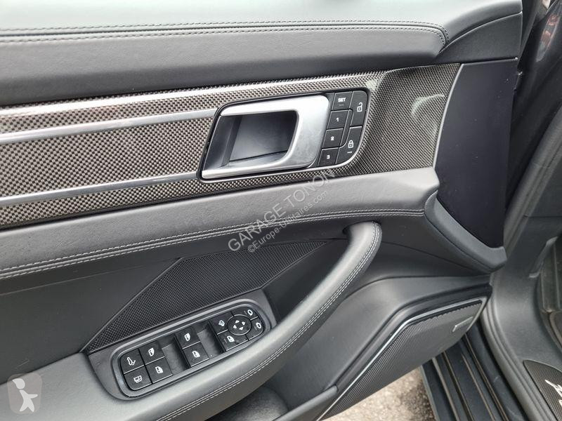 Véhicule utilitaire Porsche
