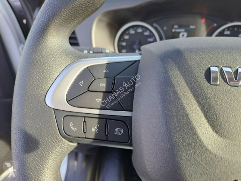 Autoutilitară Iveco 35C18 180CV 3L PLATEAU...