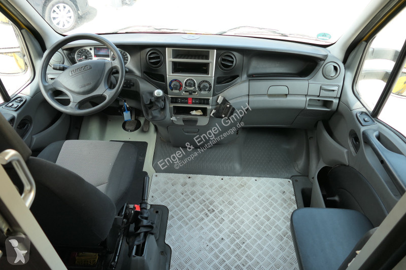 Autoutilitară Iveco Daily 35 S11 C30C AUTOMATIK...