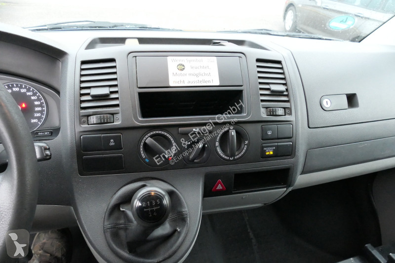 Véhicule utilitaire Volkswagen T5 Transporter...